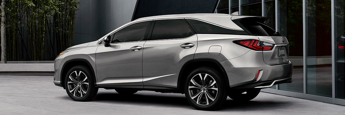 Why Should I Finance from a Pre-Owned Lexus MA Dealer?